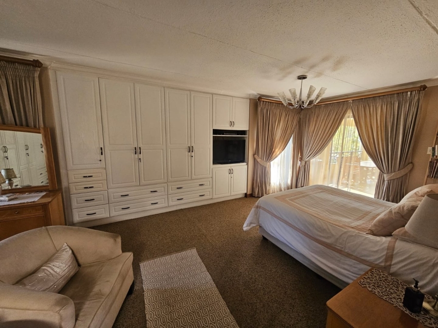 5 Bedroom Property for Sale in Vaalpark Free State